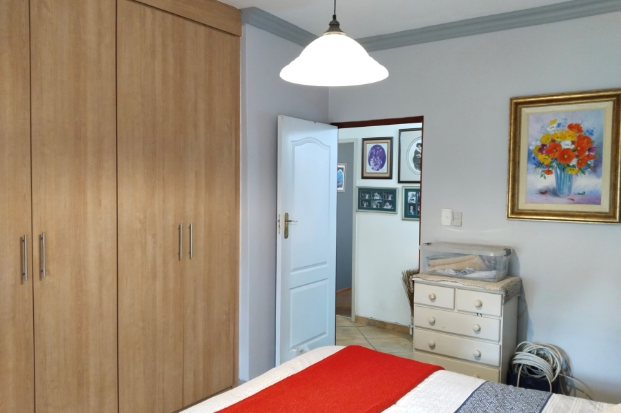5 Bedroom Property for Sale in Meerhof North West